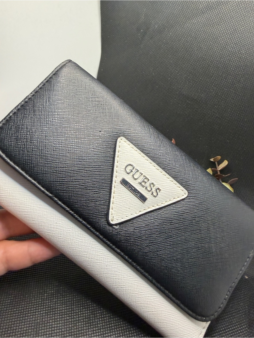 GUESS Womenβs Black White Continental Wallet Logo Bifold Organizer Zip Pocket